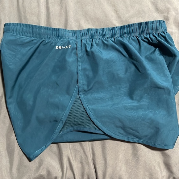 Nike women’s running shorts. - Picture 3 of 4